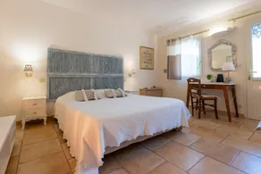Bed and Breakfast 'Le Mas Du Loup - Camélia' with Mountain View, Shared Terrace and Wi-Fi - Image 4