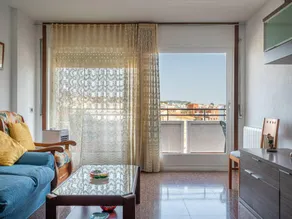 Apartment with pool - Image 3