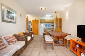 Holiday Home "Energia Dourada" with Sea View, Private Terrace & Wi-Fi - Image 4