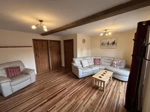 Cottage with garden - Image 3