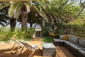 Family-oriented wonderful holiday home with BBQ & garden | Next to the beach | Suitable for remote work - Image 2