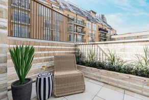Flat with terrace | Close to Big Ben - Image 4