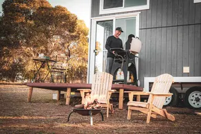 Charming Tiny House Overlooking the Table Top Mountains and Surrounded by Nature in Jindera, New South Wales - Image 2
