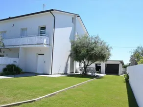 Flat with 4 bedrooms for 10 persons - Image 2