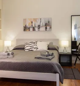 Benvenuti al B&B mimmù situato nel cuore pulsante di Napoli, il nostro bed and breakfast offre un'esperienza autentica e indimenticabile. - Image 4