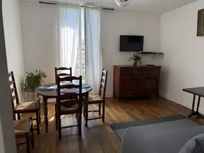 Charming house with garden - Image 3