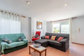 Beachfront Apartment with Terrace, Shared Garden and Wi-Fi - Image 4