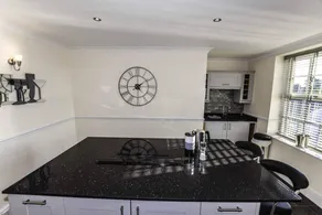 Flat with garden - Image 5