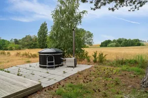 Holiday home with barbeque, jacuzzi & terrace | Sea view - Image 4