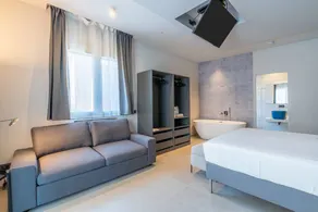 'Blue' Room with Mountain View, Shared Terrace and Air Conditioning - Image 2