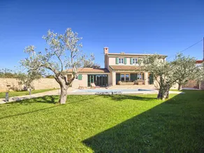 House with barbeque, terrace & private pool - Image 2