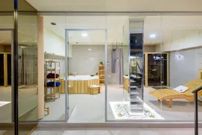 Child-friendly flat with private pool, jacuzzi & sauna - Image 4