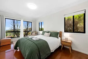 Tranquil Mountain Cabin with Escarpment Views near Lake Cressbrook, Crows Nest QLD - Image 4