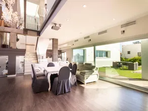 Voll ausgestattete Villa mit Grill, Terrasse und privatem Pool | Bergblick - Image 2