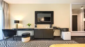 Apartment with terrace - Image 4