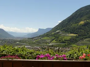 Flat with garden & pool | Mountain view - Image 3