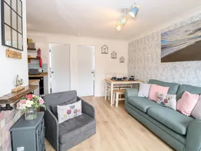 Cottage with garden - Image 3