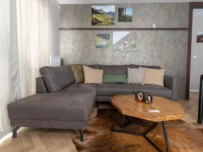 Chalet with pool - Image 5