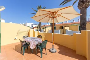Aparthotel mit Garten, Pool und Terrasse - Image 4
