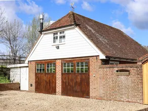 Cottage with garden - Image 3
