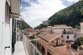 Fully equipped holiday apartment | Mountain view - Image 4