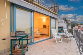 Flat with barbeque | City view - Image 2