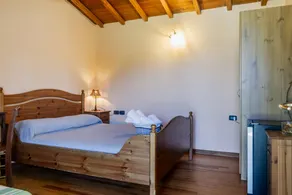 Room 'Libeccio' with Shared Pool and Air Conditioning - Image 2