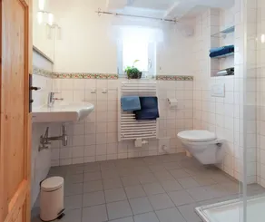 Apartment with garden, terrace & sauna | City view - Image 4
