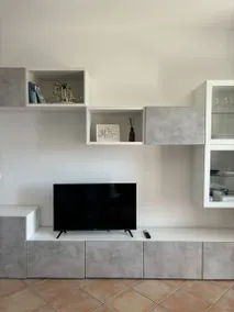Charmant appartement entièrement équipé avec terrasse | Vue ville - Image 2