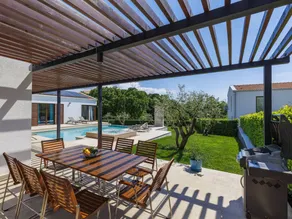 Holiday home with terrace, jacuzzi & barbeque - Image 2