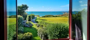 Maravillosa casa apropiada para familias con barbacoa, terraza y jardín | Vistas al jardín | Ideal para teletrabajar | Admite perro - Image 2