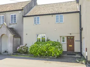 Cottage with garden - Image 2