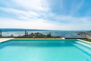 Villa with barbeque, terrace & private pool | Sea view - Image 2