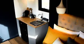 Eco-Friendly Tiny House Perfect for a Romantic Getaway near Devonport, Tasmania - Image 3