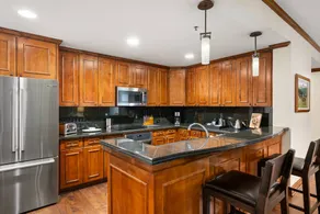 Appartement en copropriété convivial et familial avec piscine chauffée et jacuzzi | Vue montagne | Près des pistes de ski - Image 3