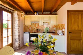 Ferienhaus mit beheiztem Pool, Grill und Terrasse - Image 2