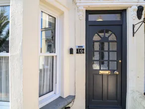 Family-oriented cottage with garden | Beach view | Next to the beach | Pets are welcome - Image 5