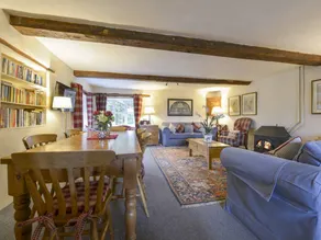 Cottage with barbeque & garden - Image 4