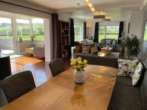 Cottage with hot tub, BBQ & garden - Image 3