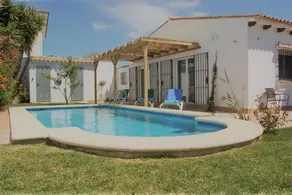 Agréable maison de vacances entièrement équipée avec terrasse, piscine privée et barbecue - Image 5