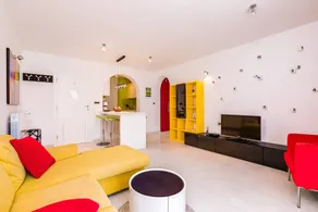 Flat with terrace & BBQ - Image 4