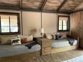 Rustic Lake Bastrop Cabin with Private Patio & Grill near Austin, Texas - Image 4