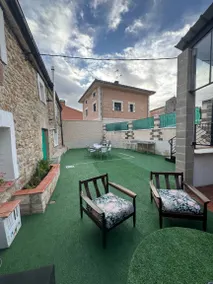 Ferienhaus mit privatem Pool, Terrasse und Garten | Bergblick | Ideal für Homeoffice - Image 2