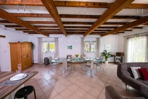 Maravillosa casa rural apropiada para familias con jardín, terraza y barbacoa | Vistas al jardín - Image 5