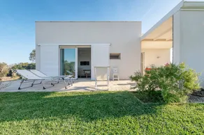 Fully equipped villa with BBQ, garden & terrace | Garden view - Image 4