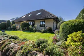 Appartamento adatto alle famiglie con griglia, terrazza e giardino | Vista sul giardino - Image 3