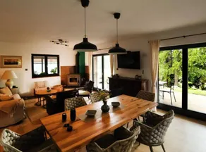 Holiday home with barbecue, sauna & jacuzzi | Mountain view - Image 5