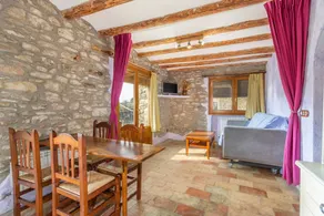 Family-oriented holiday home with garden, hot tub & heated pool | Mountain view - Image 2