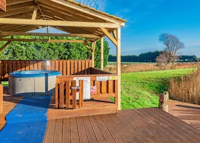 Chalet with jacuzzi - Image 3