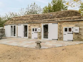 Cottage with garden - Image 3